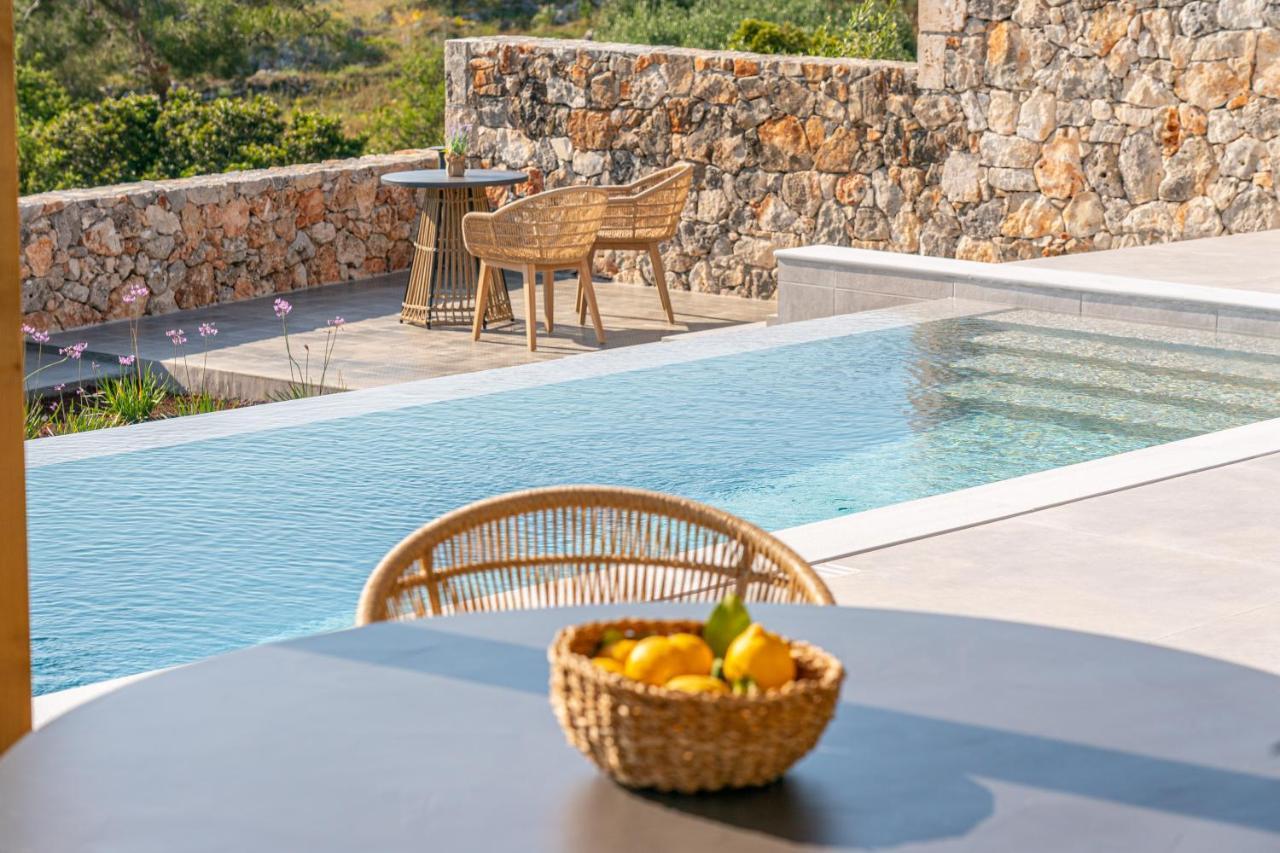 Summer Breeze Villa Tzamarelata Eksteriør billede